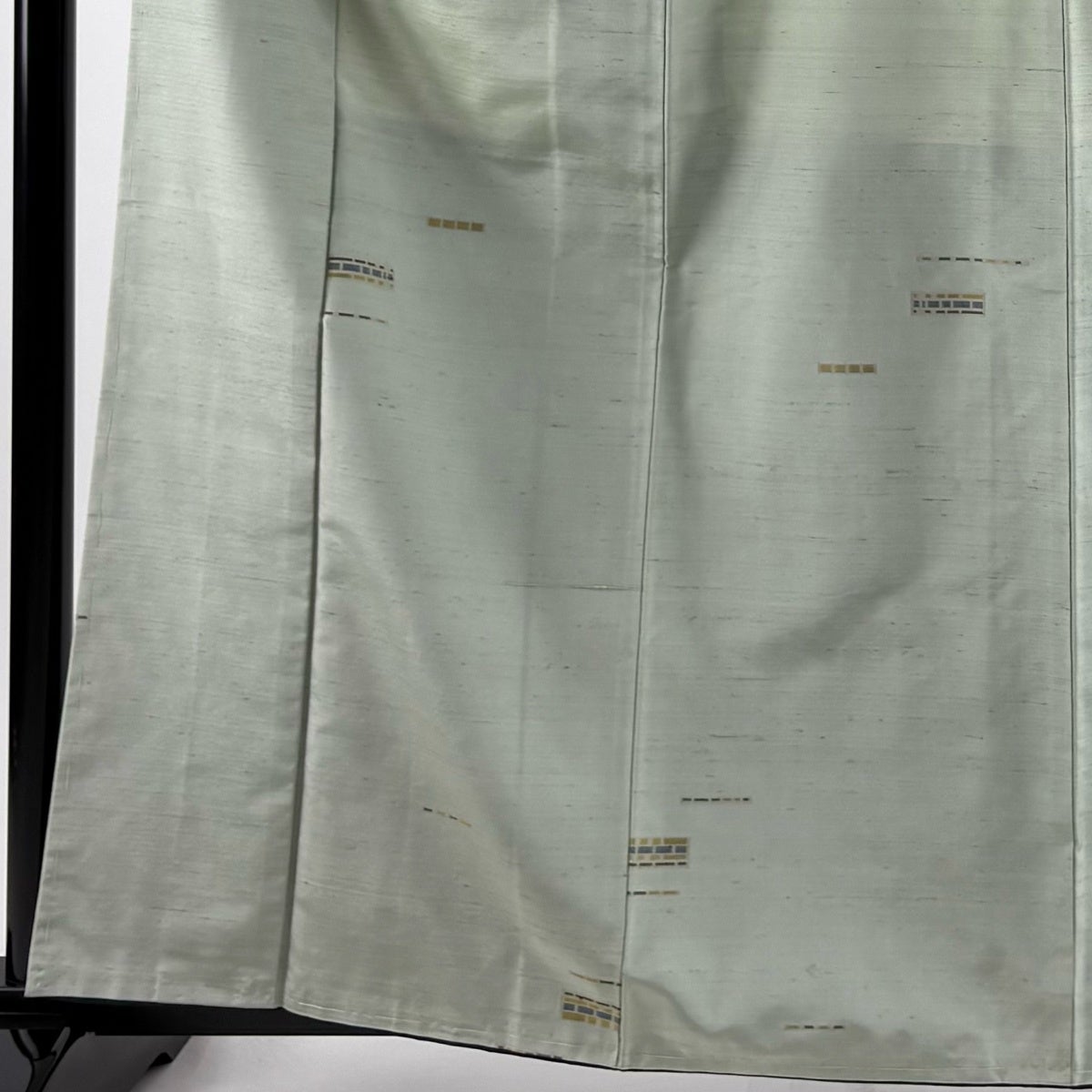 美品】 紬 身丈162.5cm 裄丈63cm S 袷 幾何学模様 薄緑 正絹 名品
