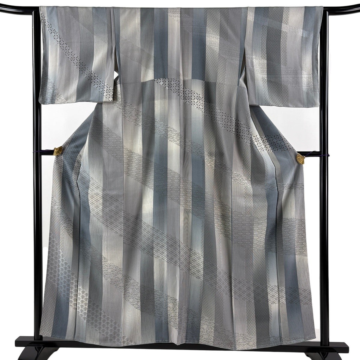 美品】 小紋 身丈157cm 裄丈63cm S 袷 縦縞 梅 青灰色 正絹 秀品｜中古