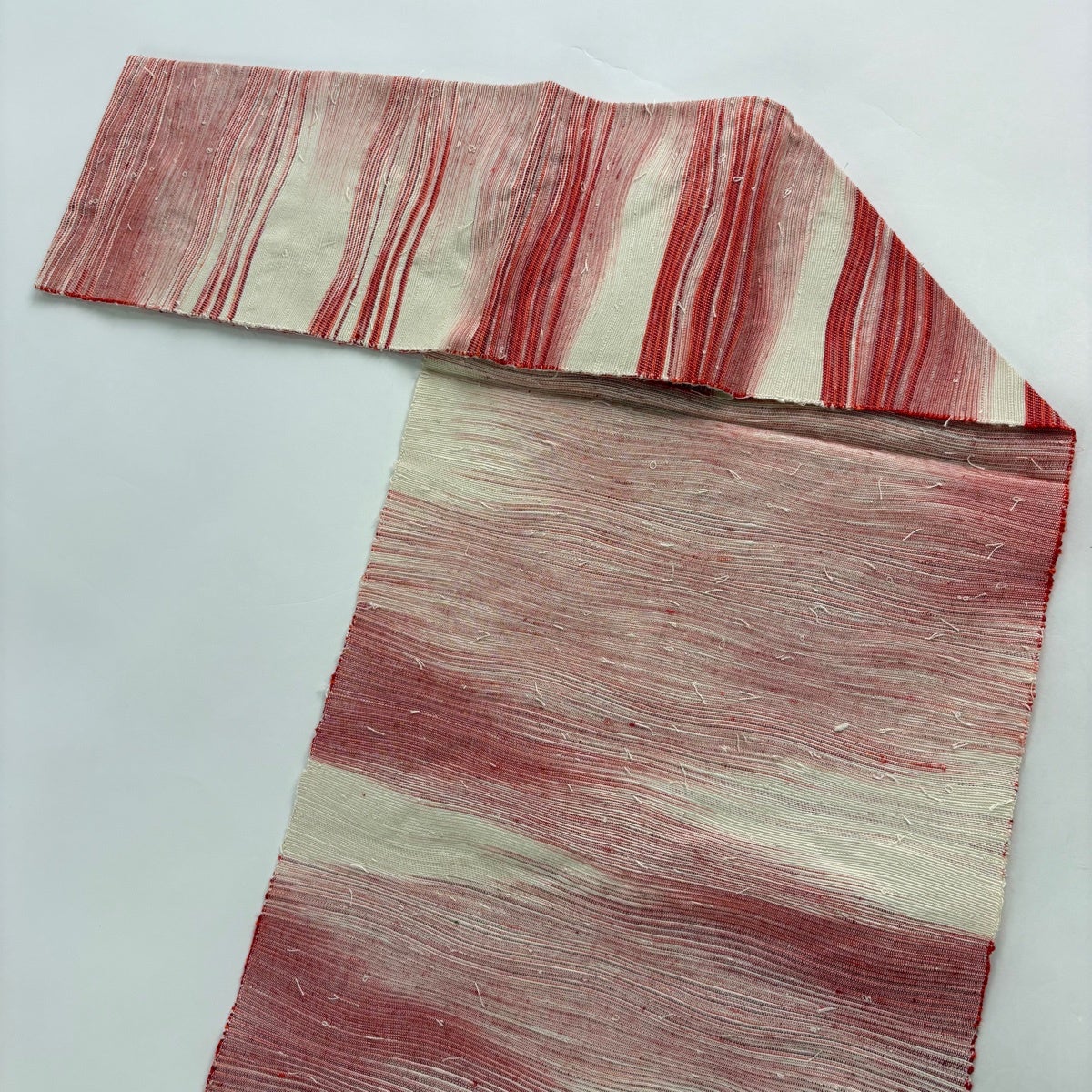 美品】 名古屋帯 優品 八寸名古屋帯 松葉仕立て 霞 よろけ縞 紬 茜色