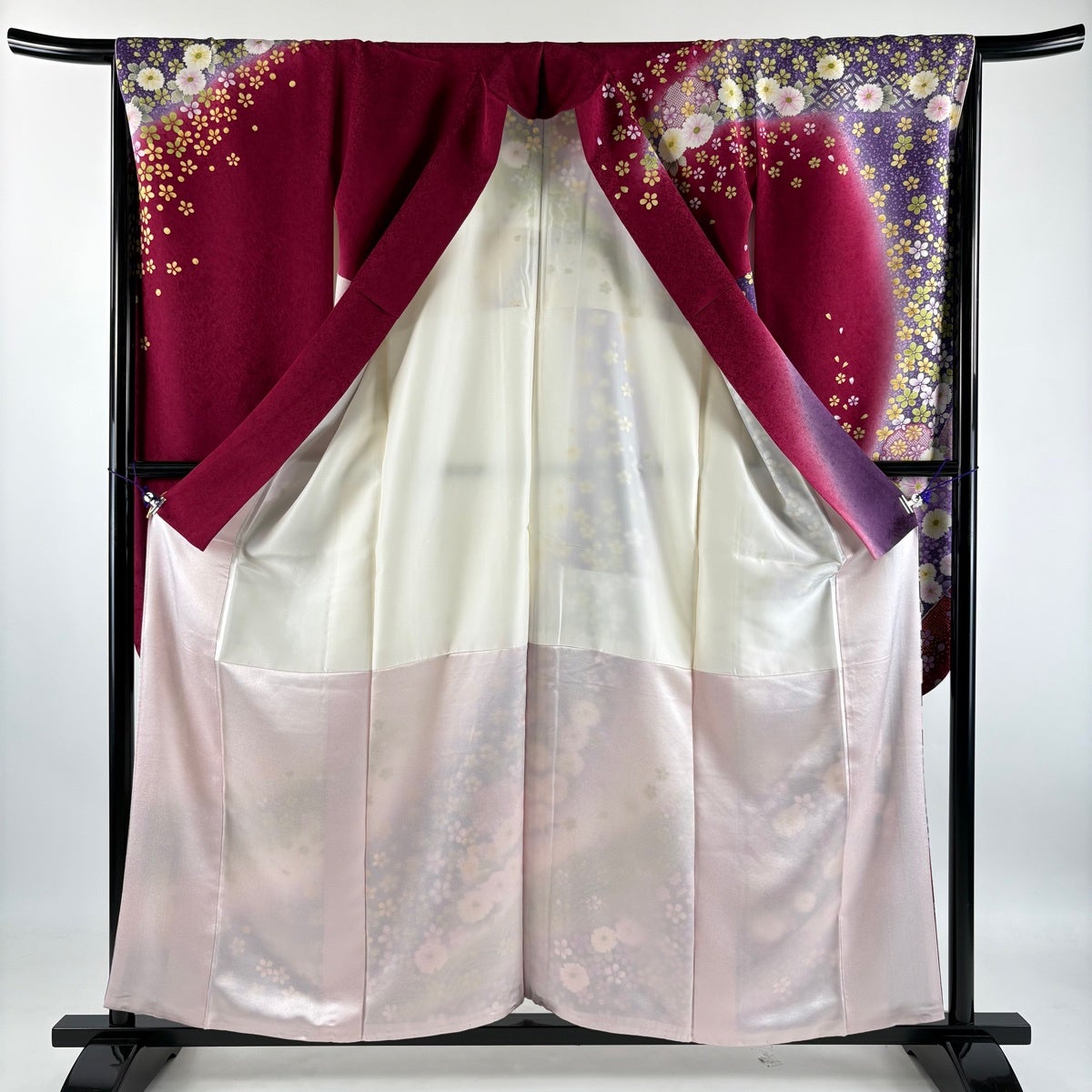 美品】 振袖 身丈159cm 裄丈65.5cm M 袷 雪輪 草花 金彩 箔 えんじ色