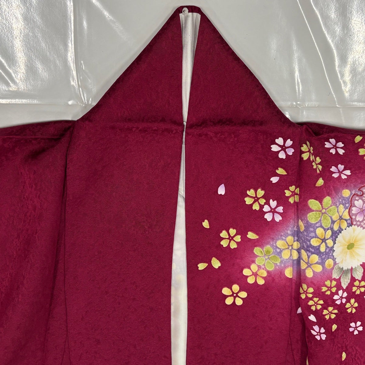 美品】 振袖 身丈159cm 裄丈65.5cm M 袷 雪輪 草花 金彩 箔 えんじ色