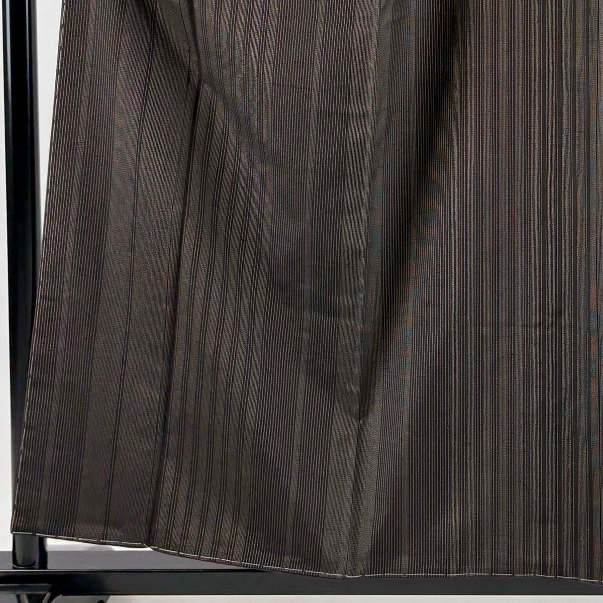 美品】 大島紬 身丈157cm 裄丈62cm S 袷 純泥染 証紙あり 縦縞 焦茶色