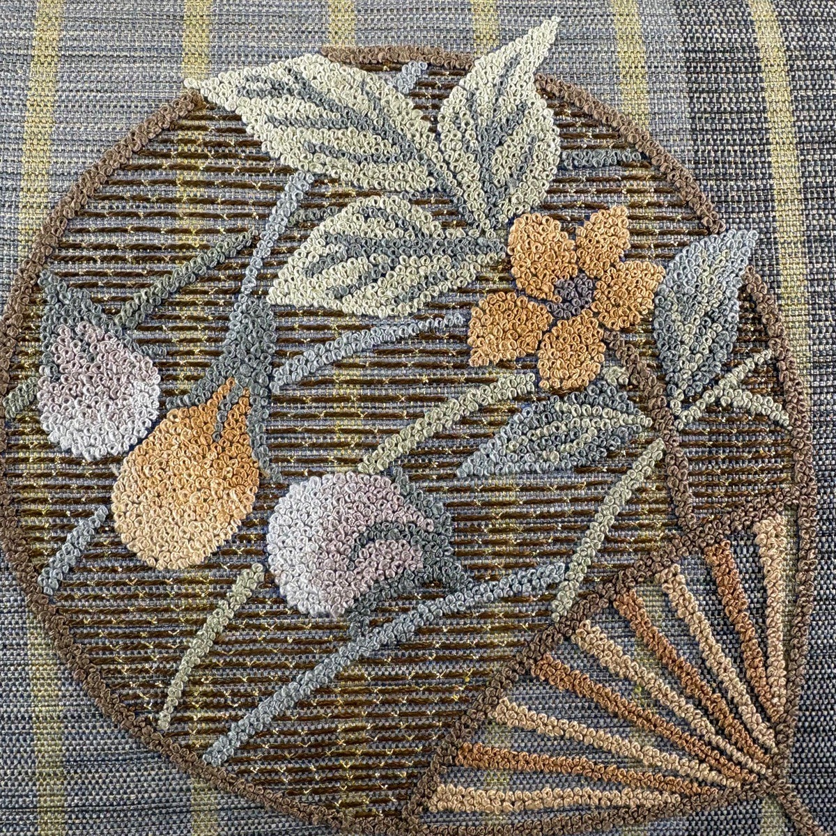 美品】 名古屋帯 秀品 団扇 草花 刺繍 金糸 灰色 正絹｜中古・古着