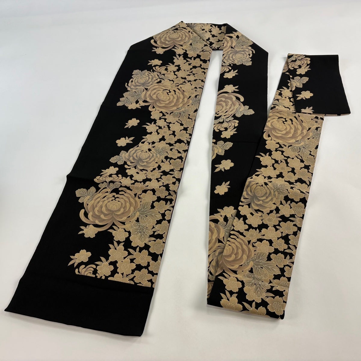 名古屋帯 秀品 乱菊 桜 縮緬 黒 正絹｜中古・古着・リサイクル着物通販