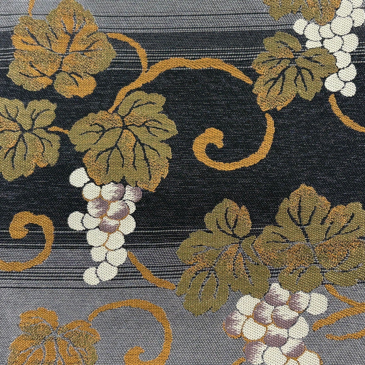 美品】 袋帯 名品 葡萄唐草 段縞 箔 金糸 黒灰 六通 正絹｜中古・古着