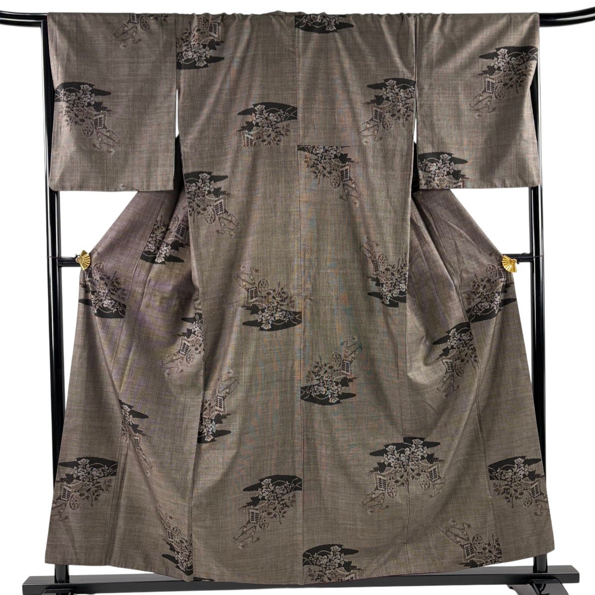 【美品】 紬 身丈168cm 裄丈66.5cm 正絹 逸品 【中古】 美品】紬 身丈168cm 裄丈66cm M 正絹 逸品 【中古】の通販 by バイセル