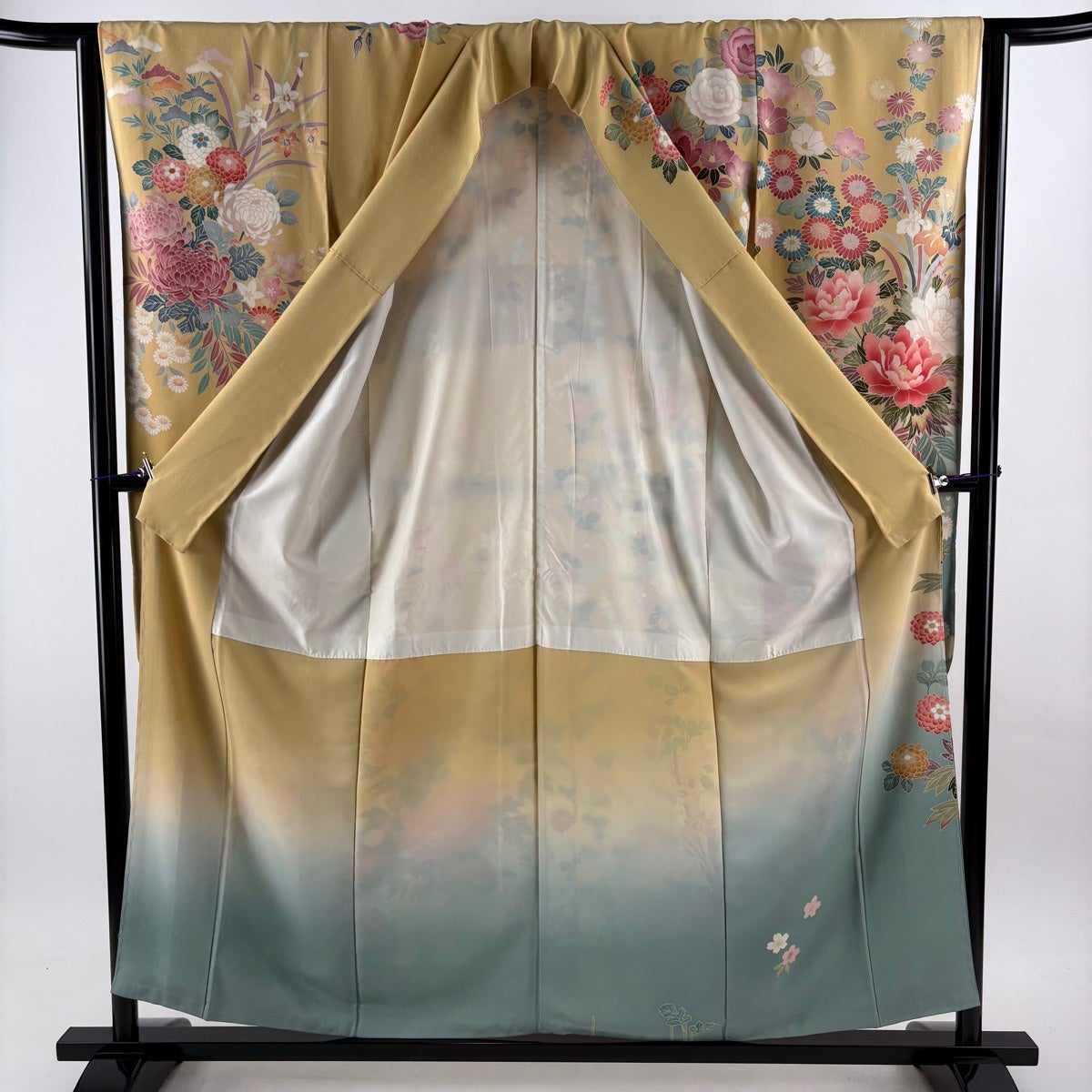 振袖 身丈156cm 裄丈63cm S 袷 牡丹 菊 染め分け 山吹色 正絹 逸品