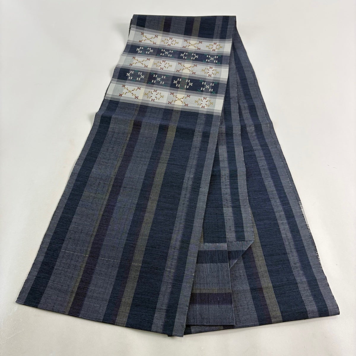 美品】 名古屋帯 名品 八寸名古屋帯 松葉仕立て トンネル仕立て 幾何学