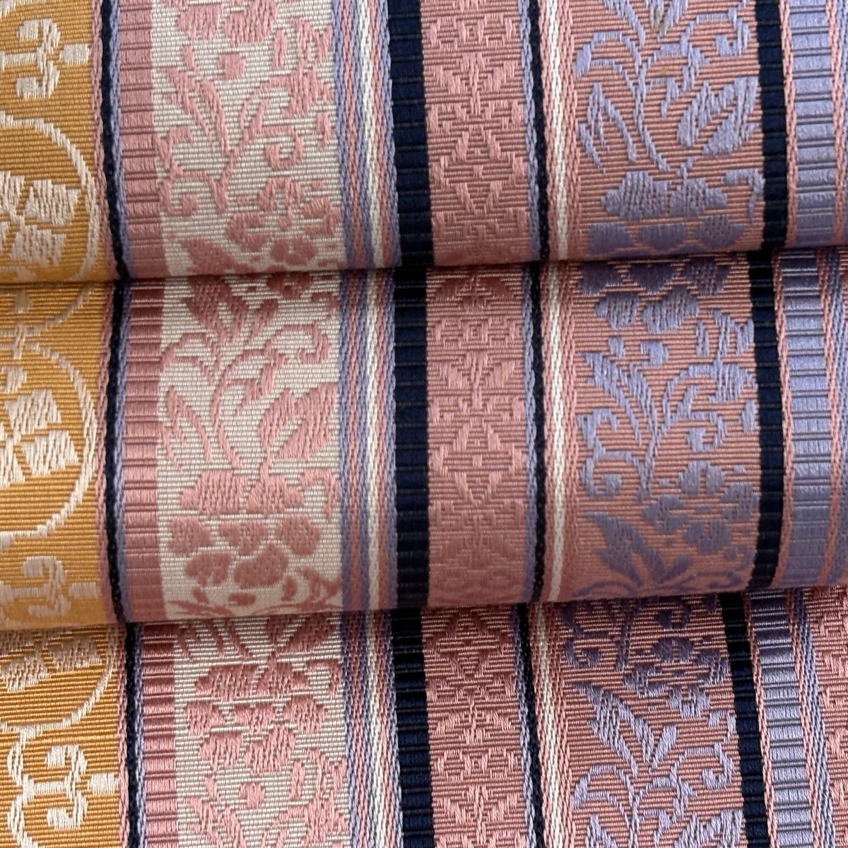 美品】半幅帯 秀品 博多織 証紙有 小袋帯 縞 草花 ピンク 正絹｜中古