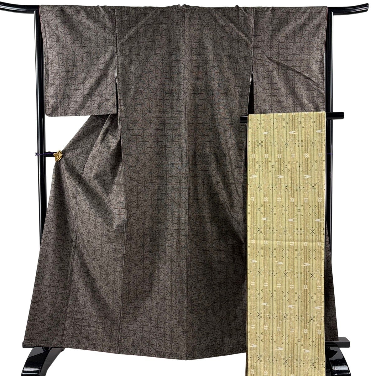 新品上質紬　単衣　麻の葉文様　②( 訪問着、黒留袖、袋帯なども出品) 美品】 紬 身丈163.5cm 裄丈65cm M 袷 袋帯セット 麻の葉 焦茶色 正絹