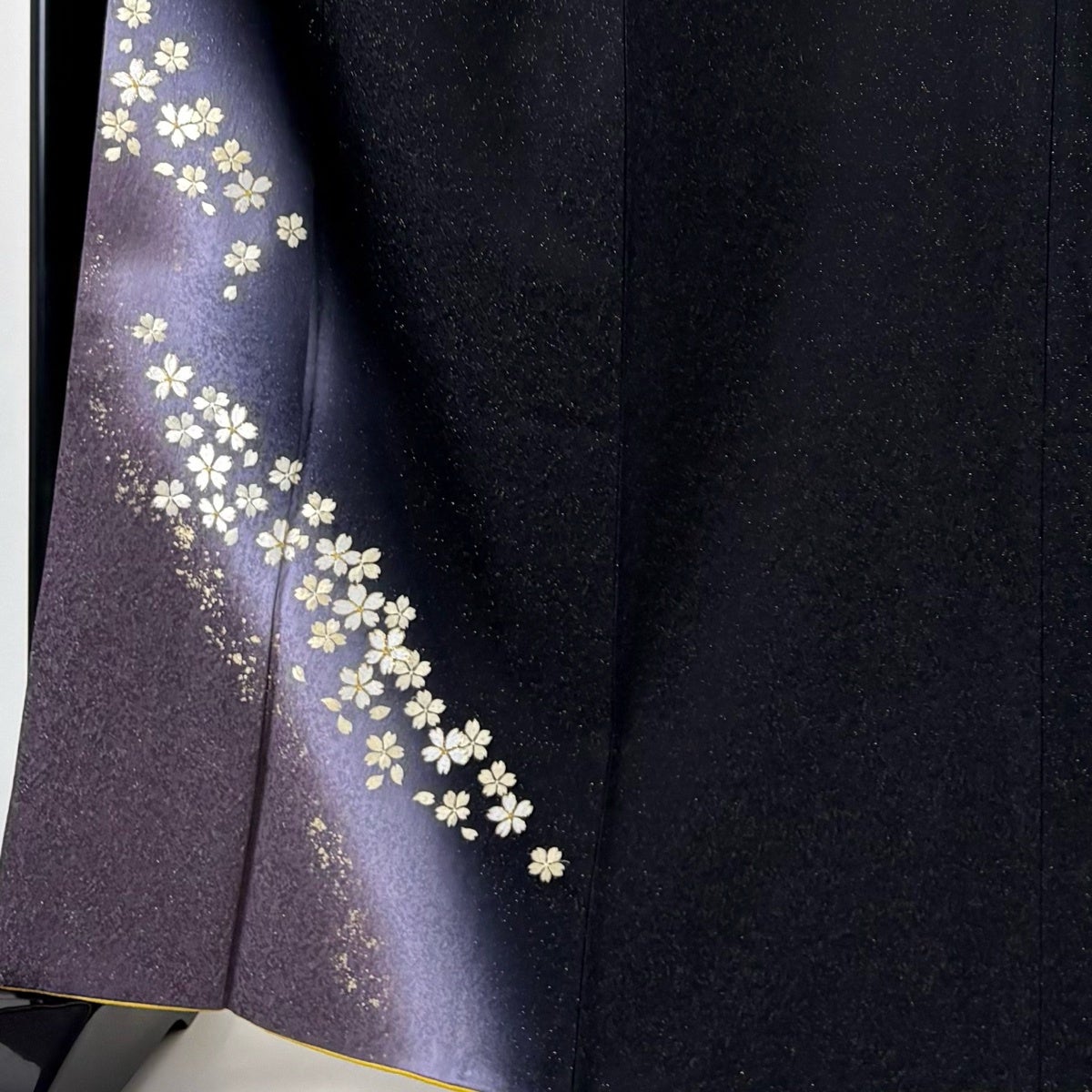 美品】 振袖 身丈161.5cm 裄丈68cm L 袷 やまと 桜 刺繍 金通し 黒