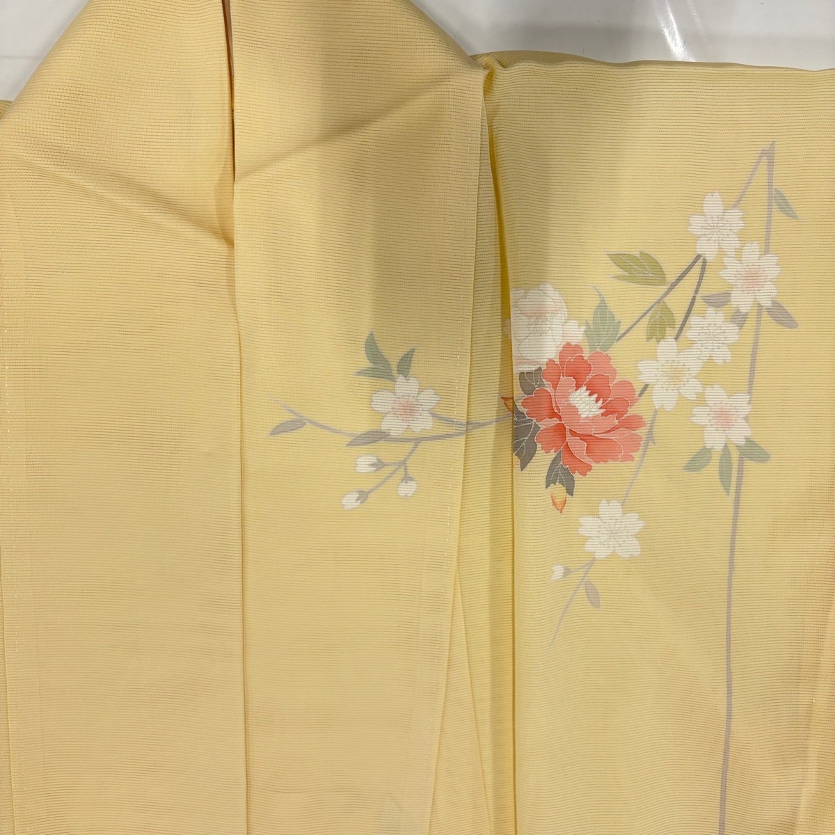 訪問着 着物 濃黄色 牡丹 菊 梅 桜 草花 波 裄65 Ｍ 中古 sn1010 miyagawa-kimono_sb13821