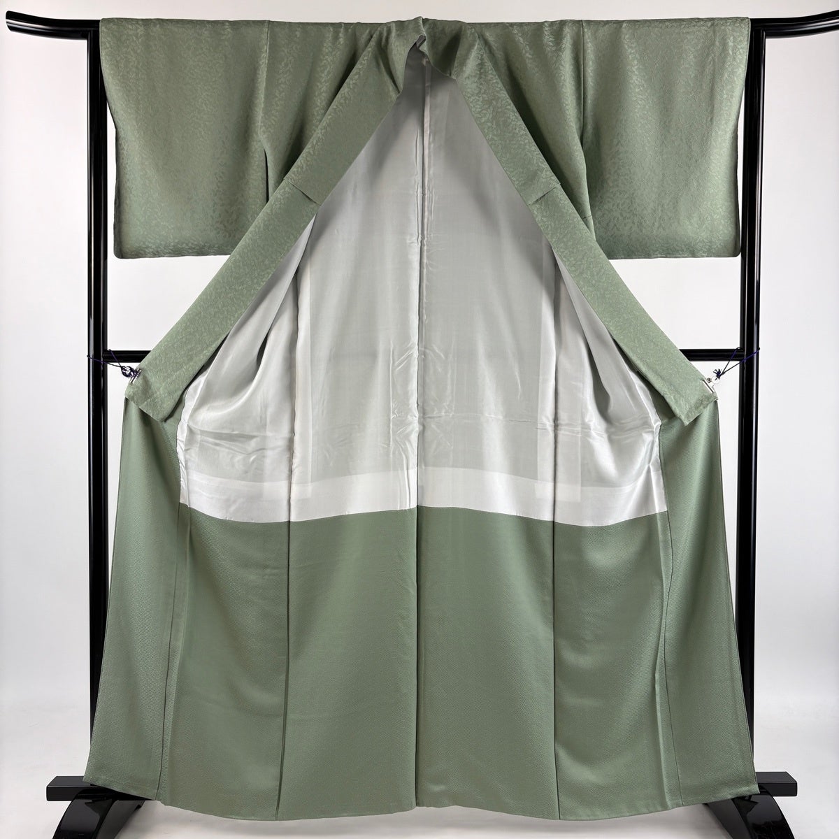 美品】 色無地 身丈161cm 裄丈64cm M 袷 落款あり 地紋 薄緑 正絹 秀品