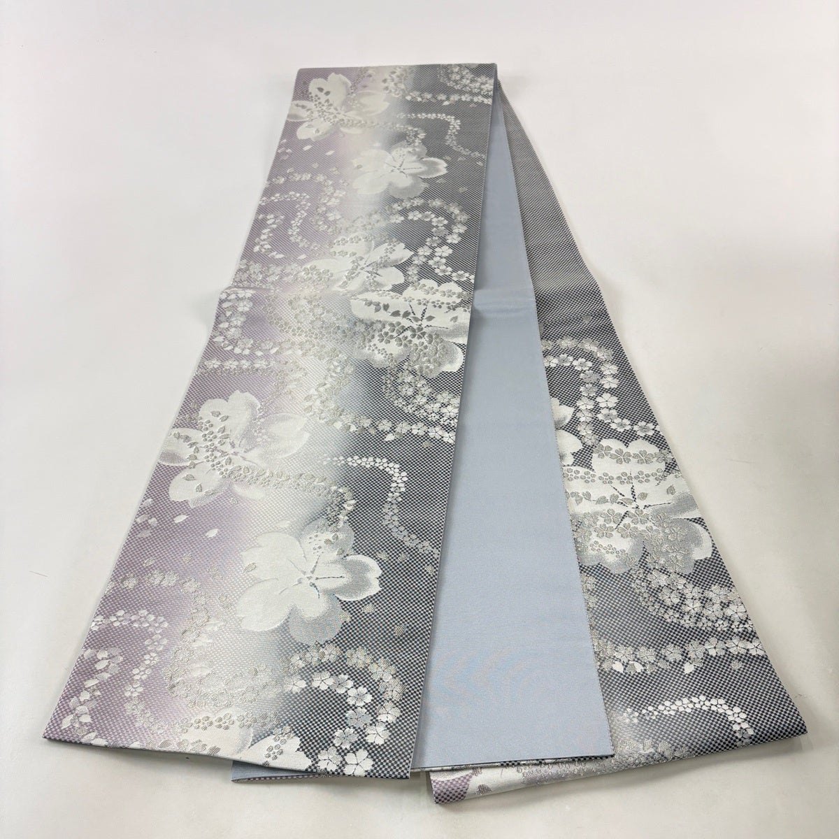 美品】 袋帯 秀品 桜 市松 銀糸 箔 灰色 六通 正絹｜中古・古着