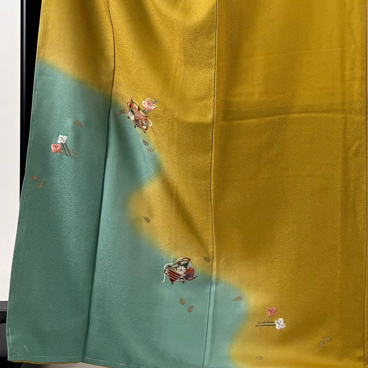 振袖 身丈169.5cm 裄丈69.5cm L 袷 糸巻き 桜 刺繍 金糸 山吹茶色 正絹