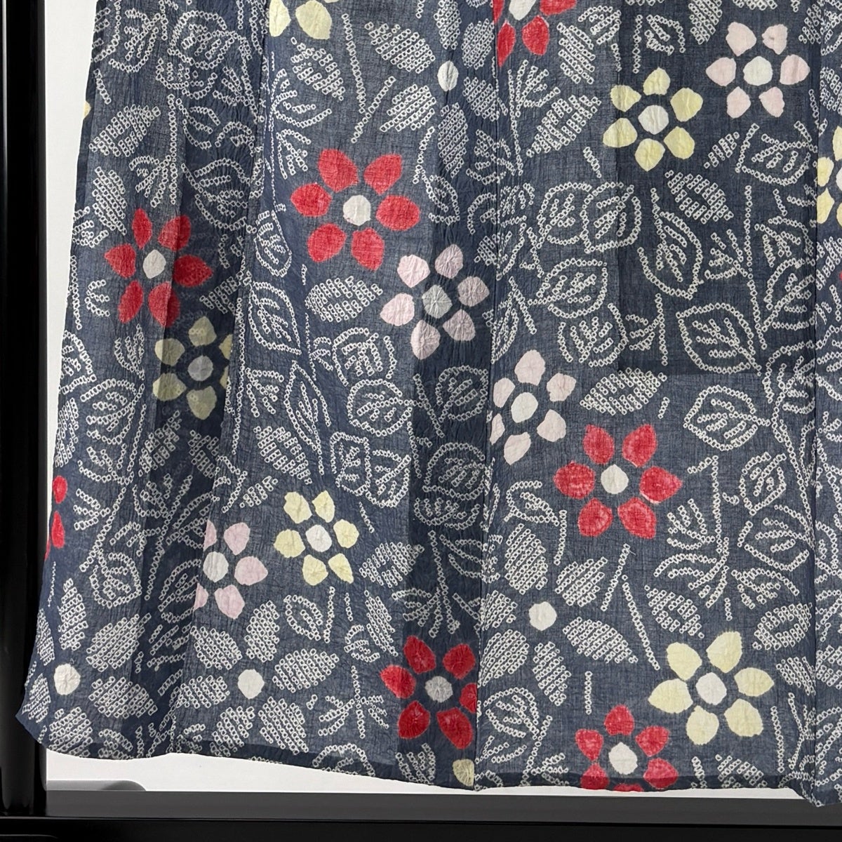 浴衣 身丈152.5cm 裄丈62.5cm S 絞り浴衣 草花 灰色 綿 名品｜中古