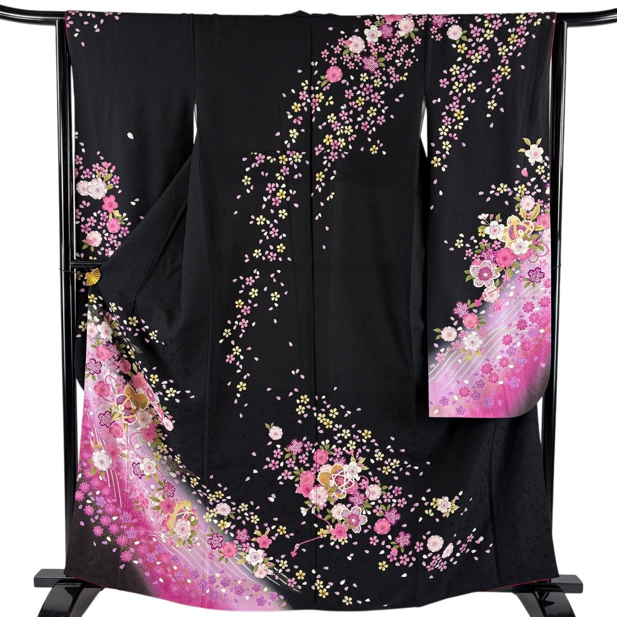 美品】 振袖 身丈163cm 裄丈64.5cm M 袷 桜 花びら 金彩 ぼかし 黒