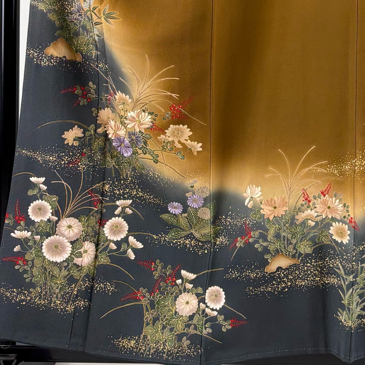 付下げ 身丈158.5cm 裄丈63cm S 袷 花井幸子 落款あり 菊 霞ぼかし