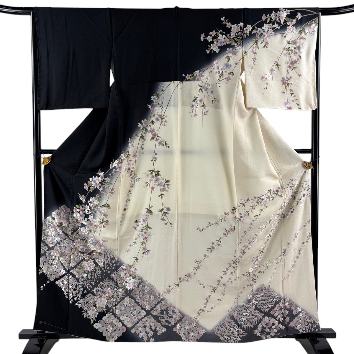 美品】 訪問着 身丈161cm 裄丈64.5cm M 袷 桜 草花 日本刺繍 金糸 黒
