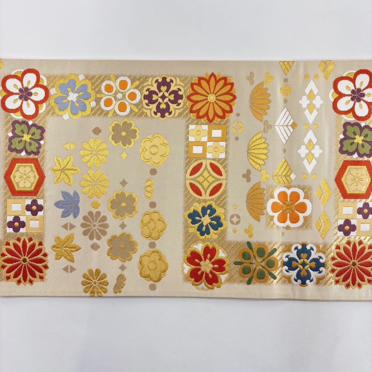 美品】 袋帯 秀品 鈴乃屋 梅菊花尽し文 箔 金銀糸 クリーム 六通 正絹