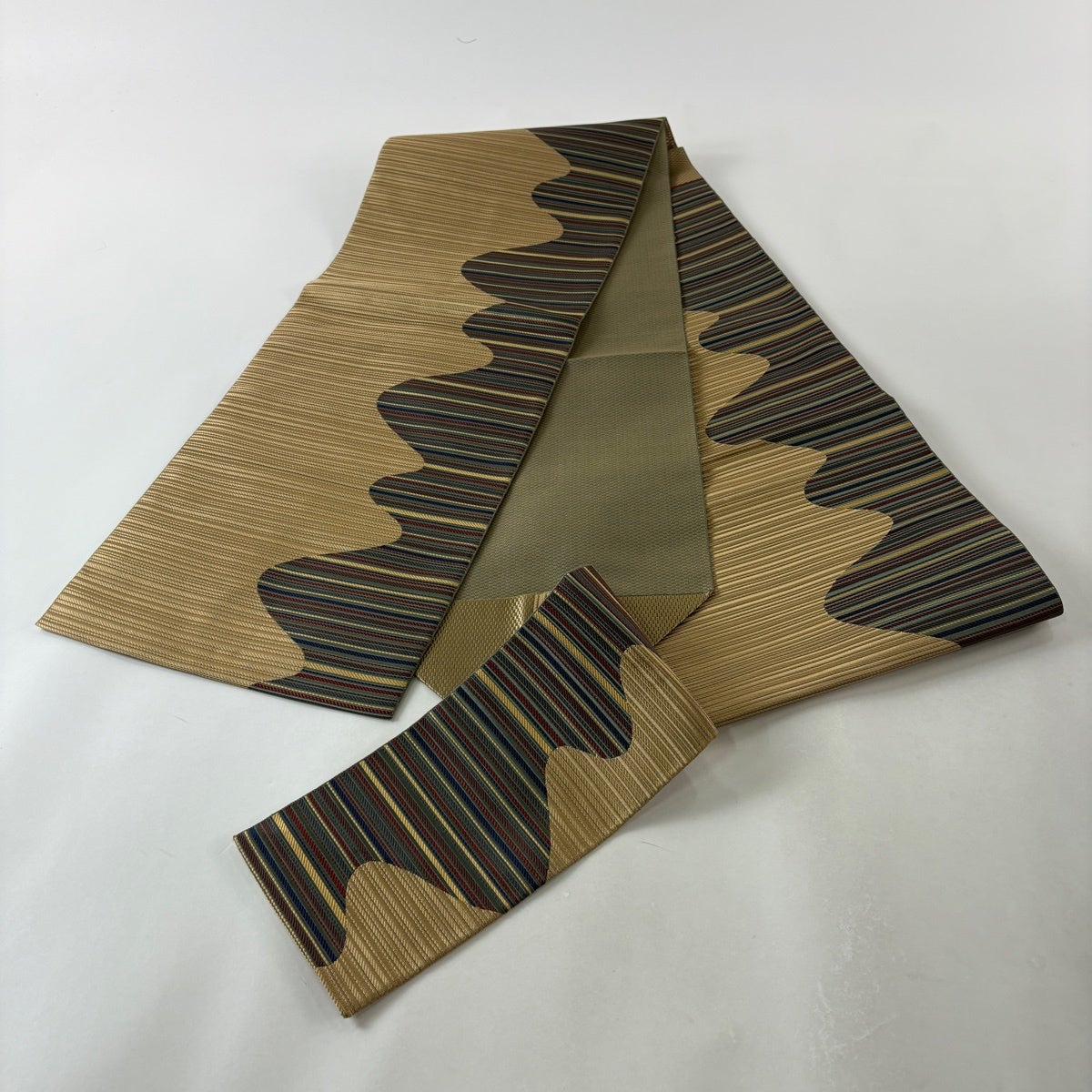 美品】 名古屋帯 秀品 松葉仕立て 八寸名古屋帯 縞 霞 薄茶色 正絹