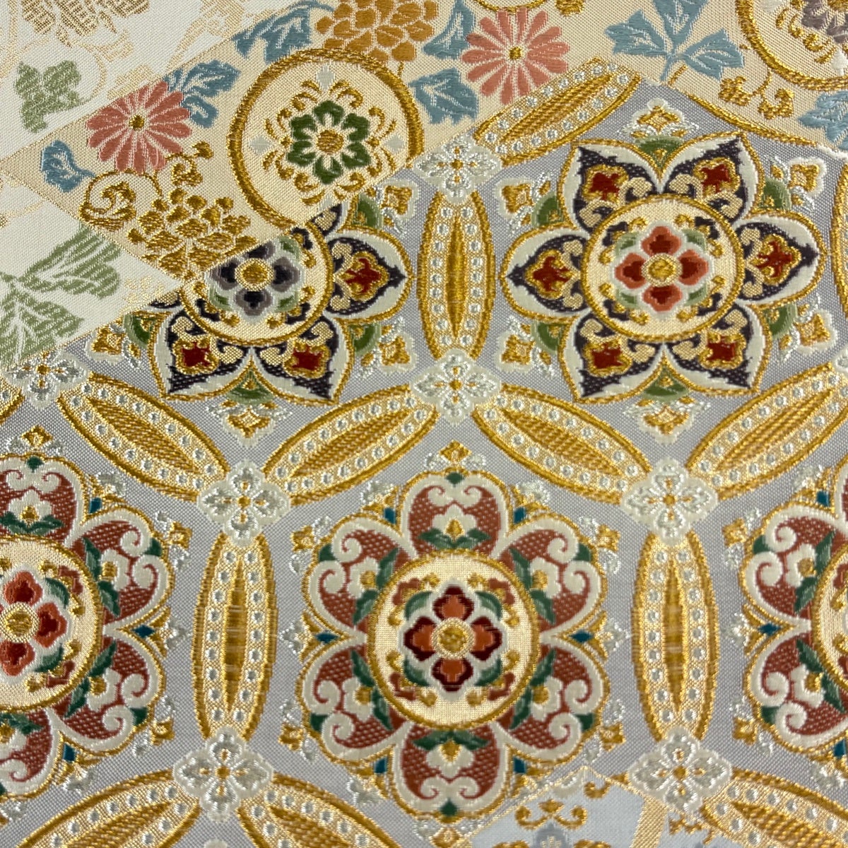美品】 袋帯 秀品 華文 花唐草 金糸 箔 ベージュ 六通 正絹｜中古