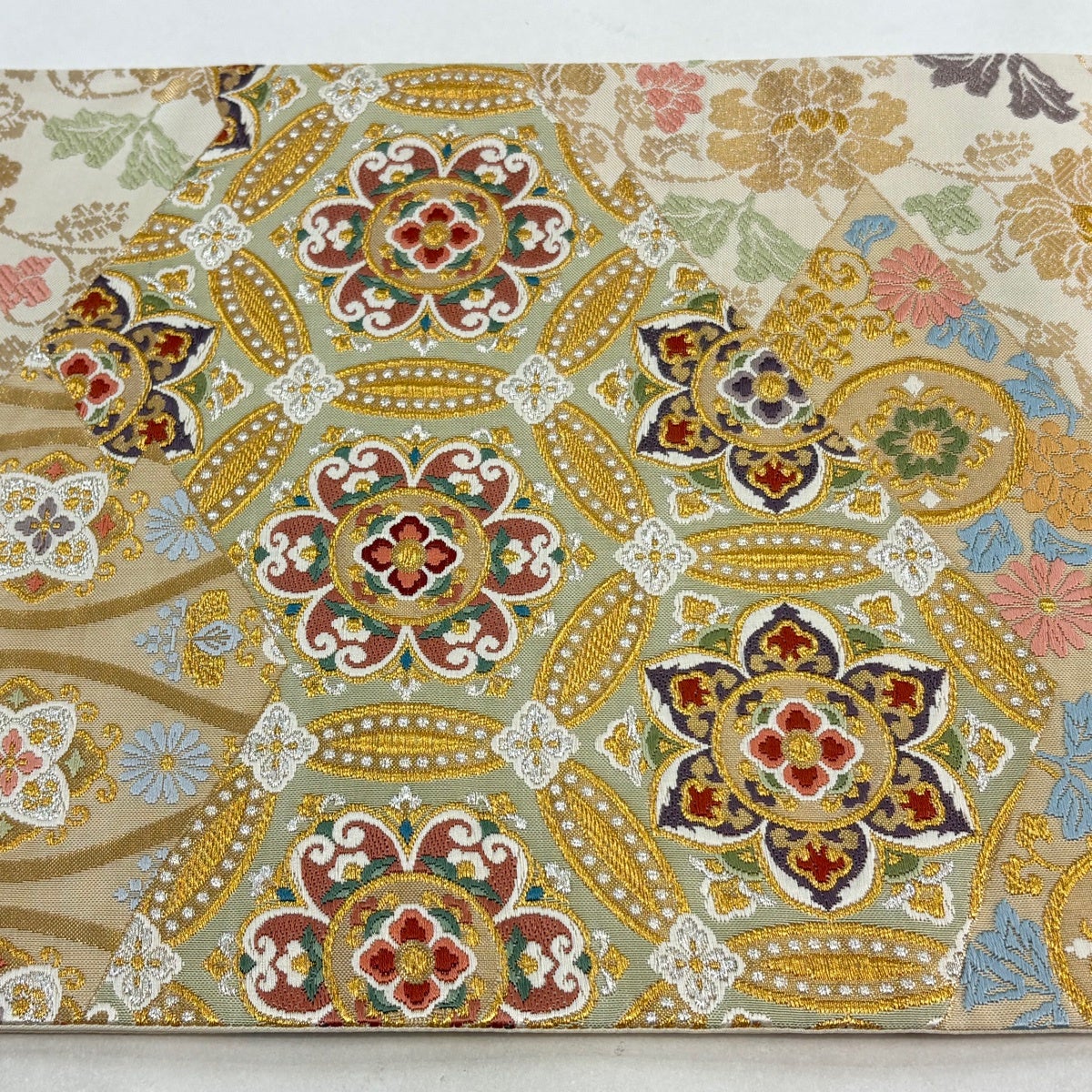 美品】 袋帯 秀品 華文 花唐草 金糸 箔 ベージュ 六通 正絹｜中古
