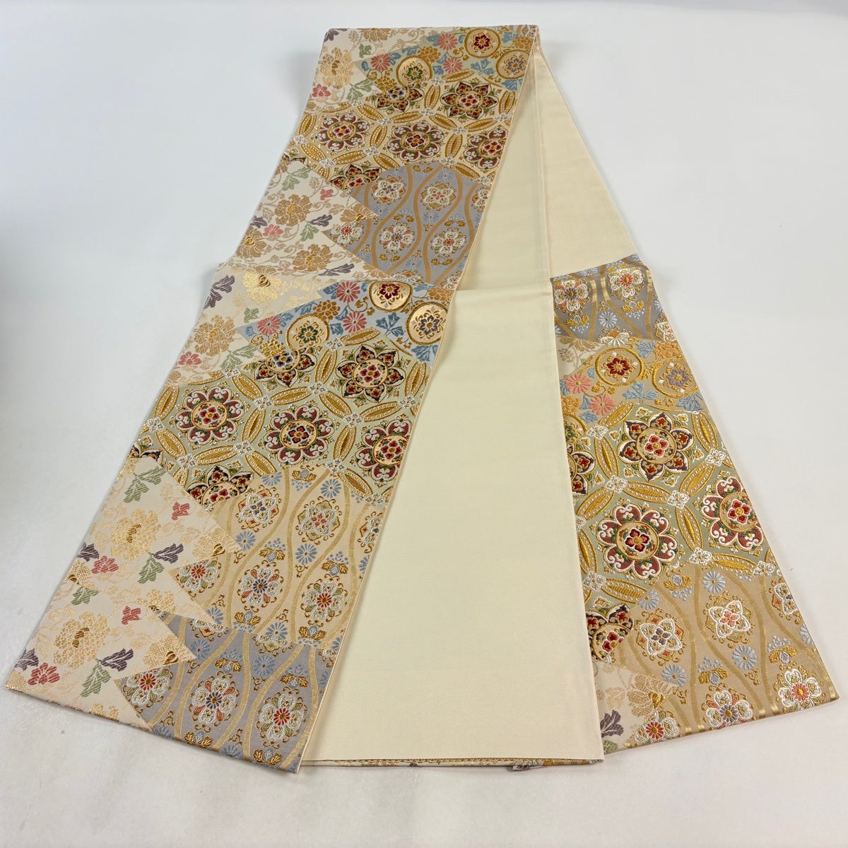 美品】 袋帯 秀品 華文 花唐草 金糸 箔 ベージュ 六通 正絹｜中古