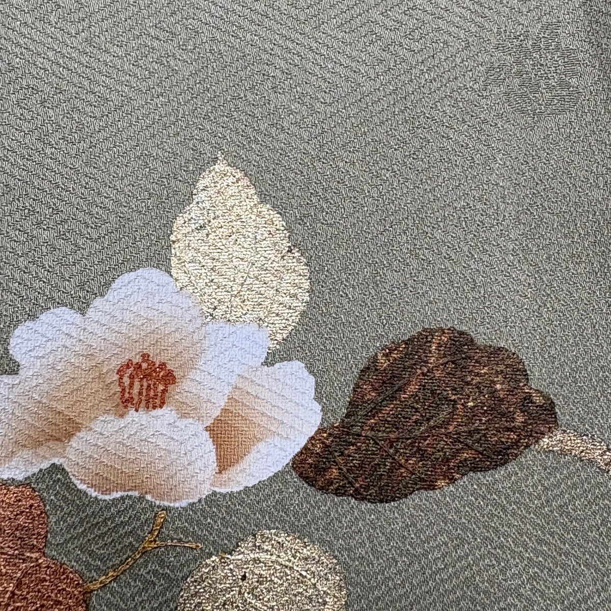 付下げ 身丈153cm 裄丈62cm S 袷 椿 螺鈿 金彩 灰茶 正絹 秀品｜中古