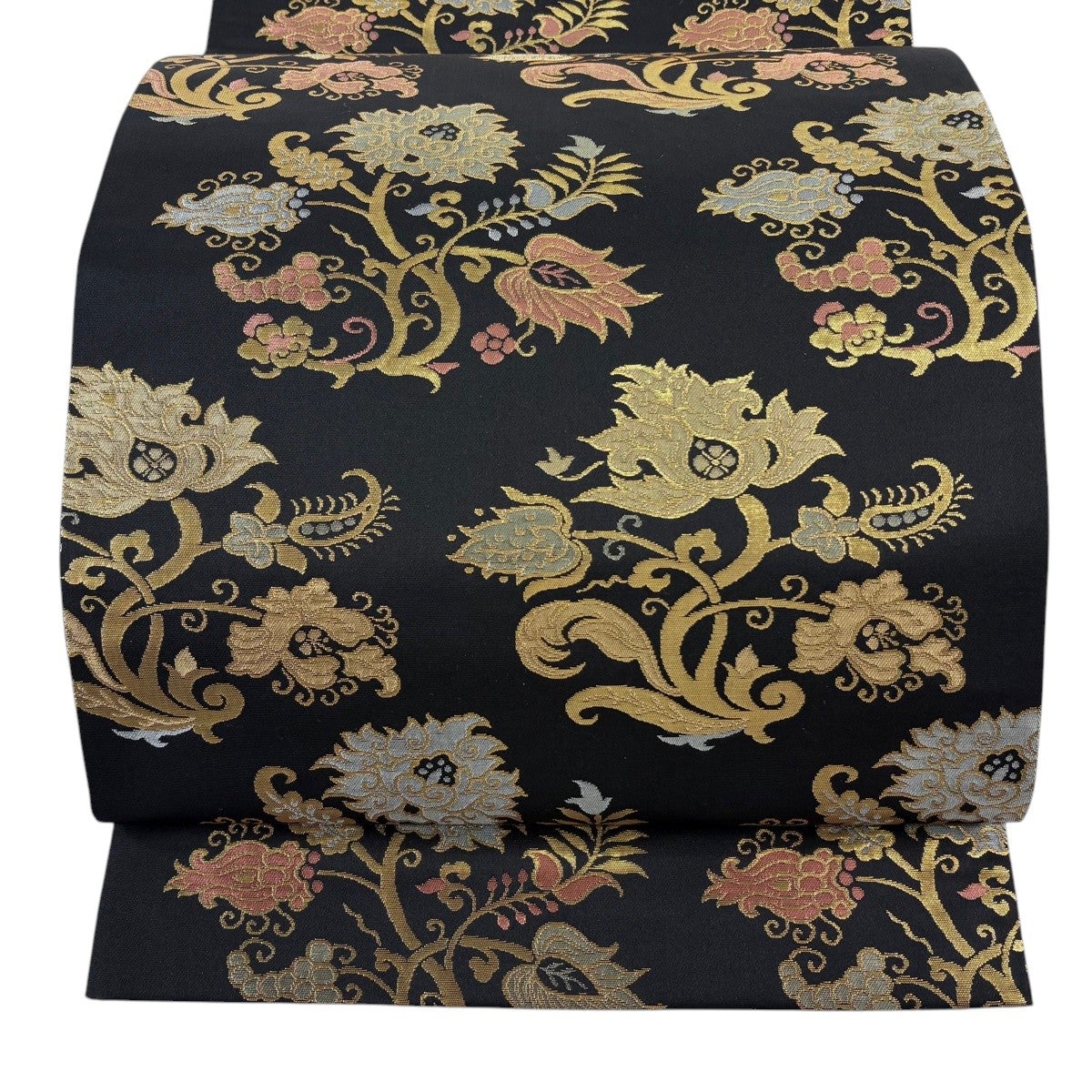 美品】 袋帯 逸品 斉藤上太郎 落款あり 花唐草 箔 黒 六通 正絹｜中古