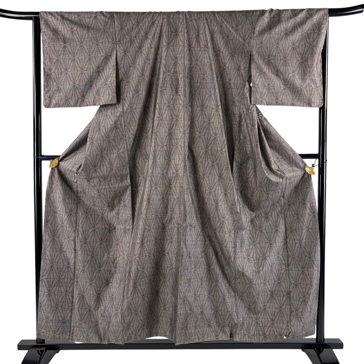 紬 身丈158.5cm 裄丈64.5cm 正絹 名品 【中古】 紬 身丈158cm 裄丈64.5cm M 袷 チューリップ 色紙 焦茶色 正絹 秀品