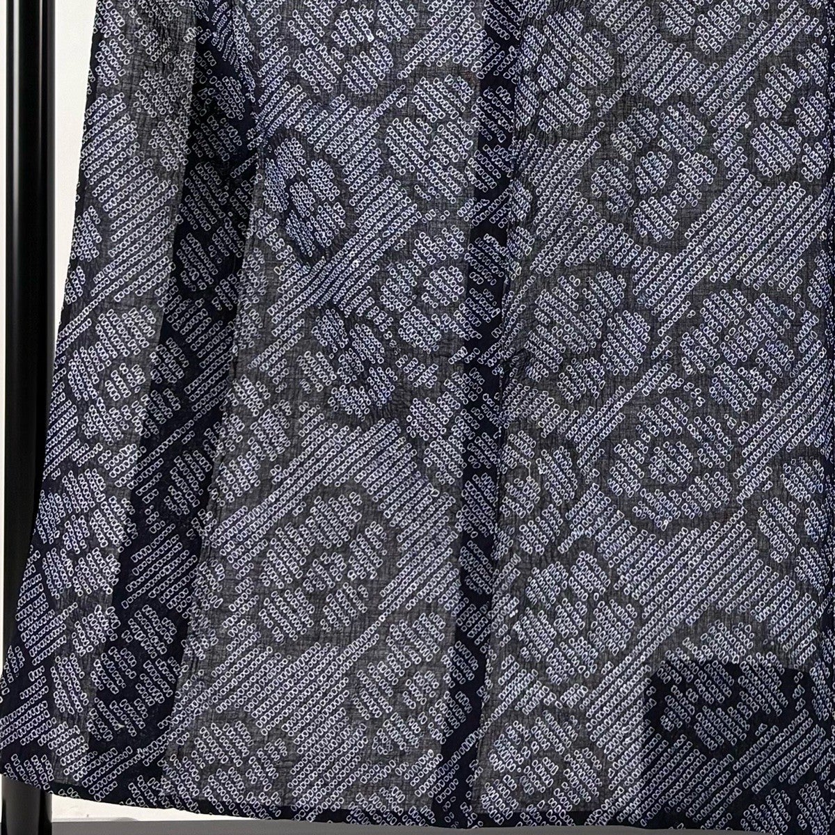 美品】 浴衣 身丈156cm 裄丈65cm M 絞り浴衣 花 濃紺 綿 名品｜中古