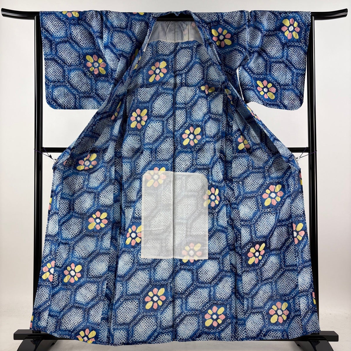 浴衣 身丈160cm 裄丈66cm M 絞り浴衣 花 斜め亀甲 青 綿 名品｜中古
