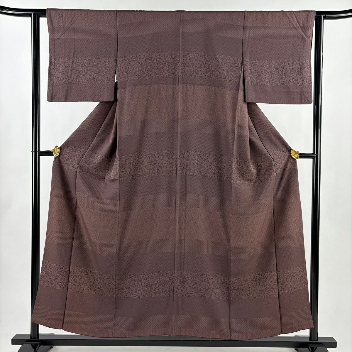 紬 身丈152.5cm 裄丈62cm 正絹 秀品 【中古】 紬 身丈152.5cm 裄丈62.5cm S 袷 薄茶色 正絹 秀品｜中古・古着