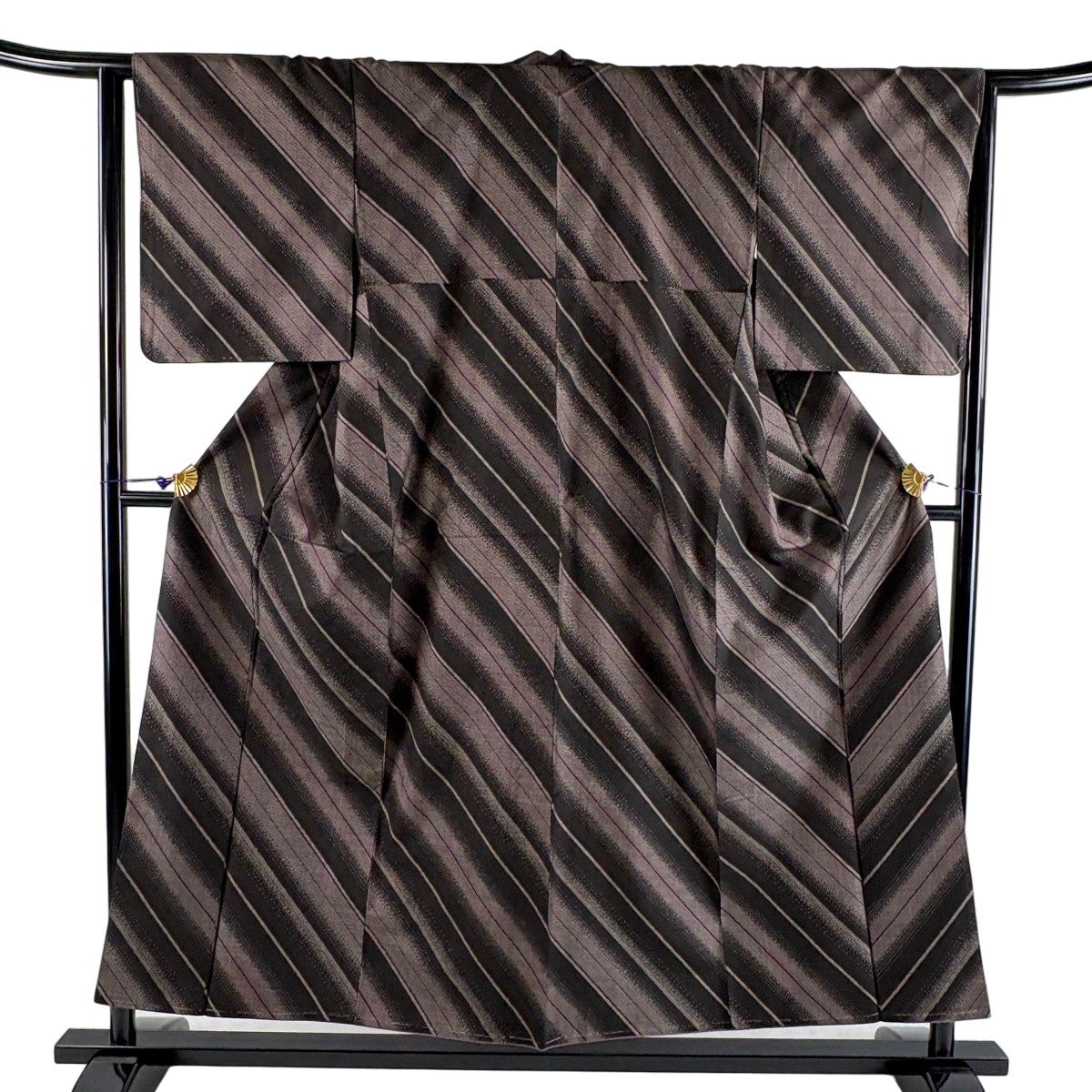 【美品】塩沢紬［単衣］【裄 65cm　身丈160cm】証紙有り　正絹 美品】 塩沢紬 身丈159.5cm 裄丈63cm S 単衣 塩沢物語 証紙あり 麻の葉