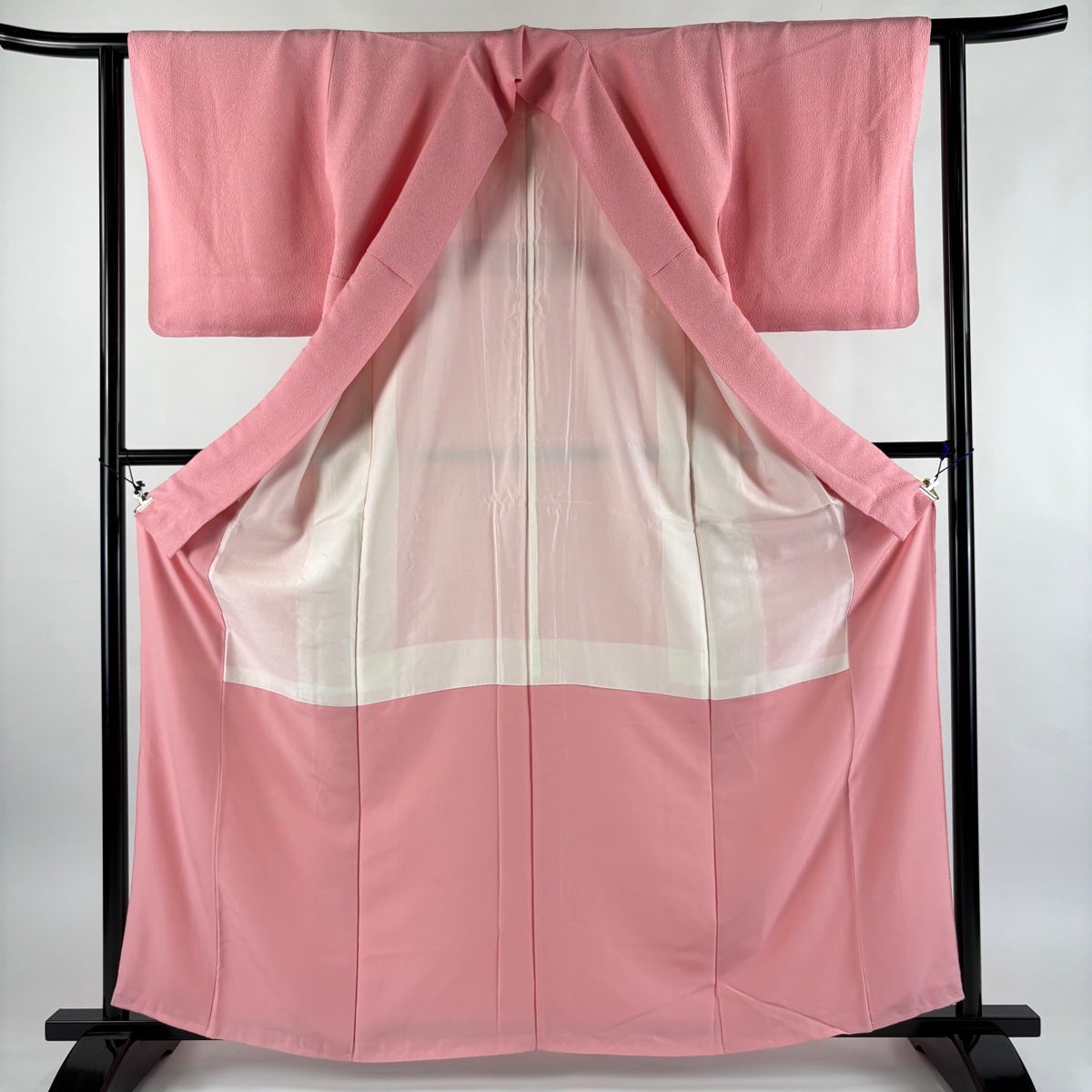 正絹肌色ピンク　銀糸使い 美品　身丈173 　裄約70大きめ 最終価格】 70%OFF 【美品】 色無地 身丈162.5cm 裄丈62cm S 袷 地紋