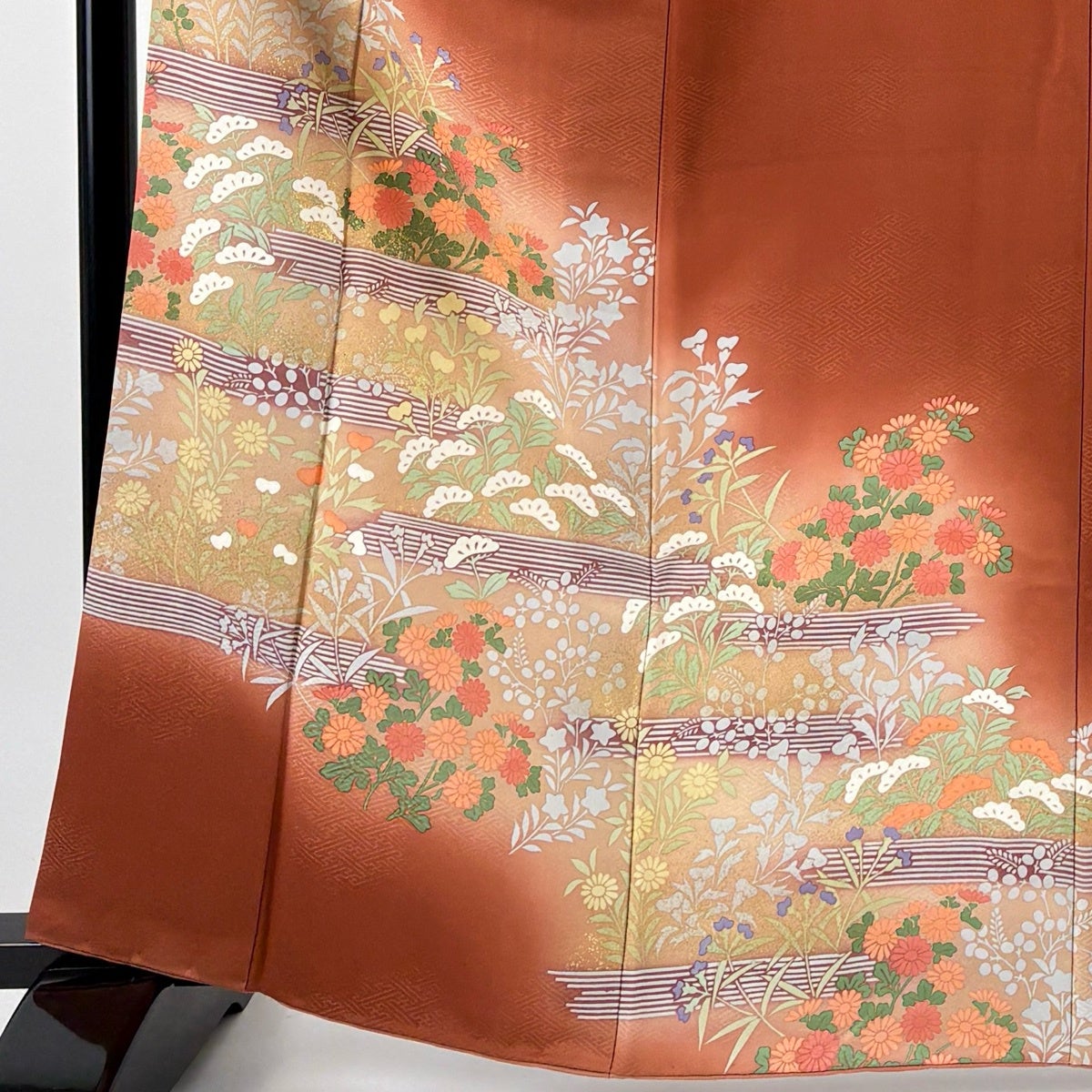 付下げ 身丈163.5cm 裄丈67.5cm L 袷 秋草 金彩 赤茶 正絹 秀品｜中古