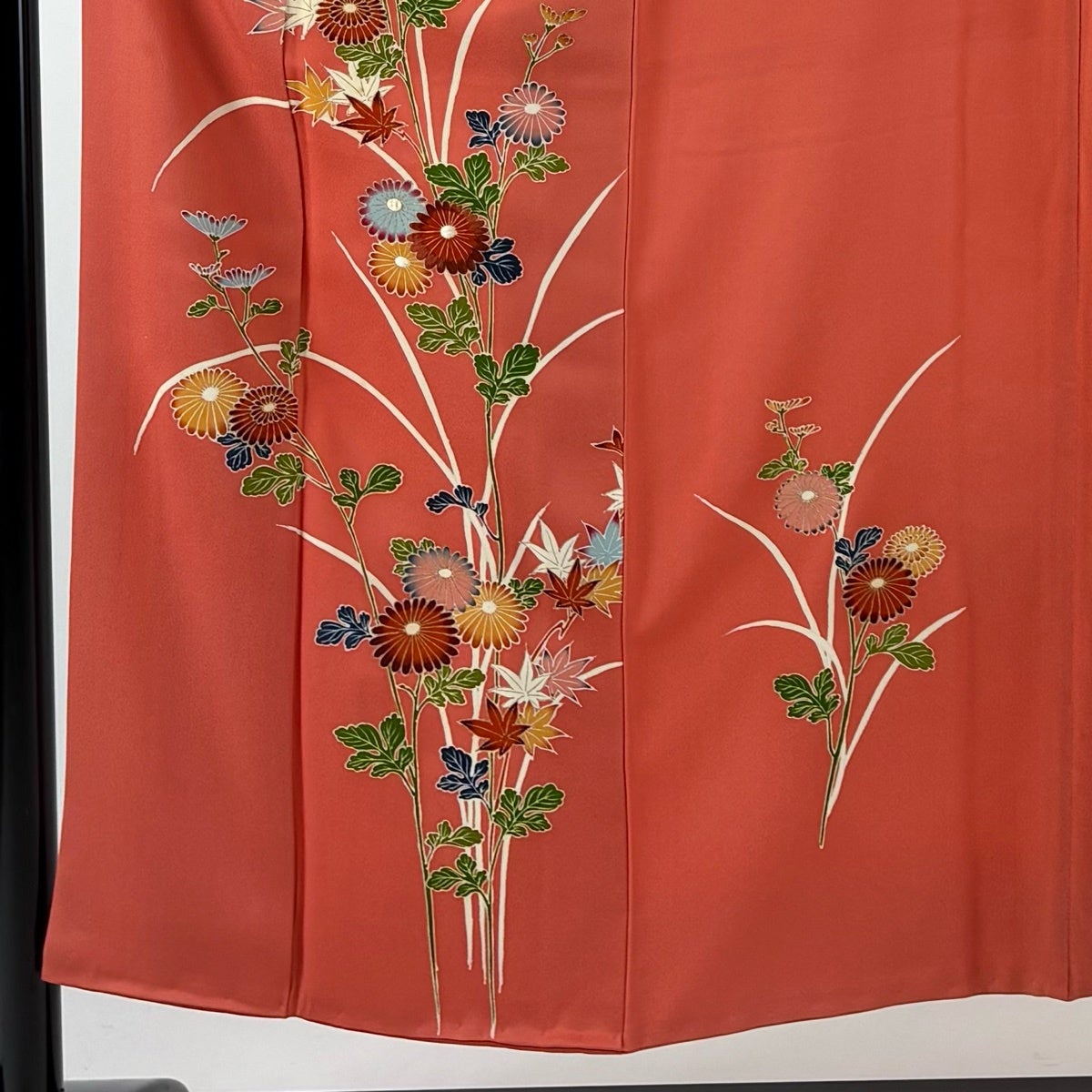 付下げ 身丈151cm 裄丈61cm S 袷 菊 紅葉 金彩 サーモンピンク 正絹 秀