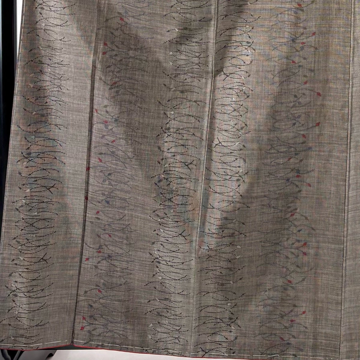 美品】 大島紬 身丈162.5cm 裄丈62.5cm S 袷 純泥染 証紙あり 幾何学