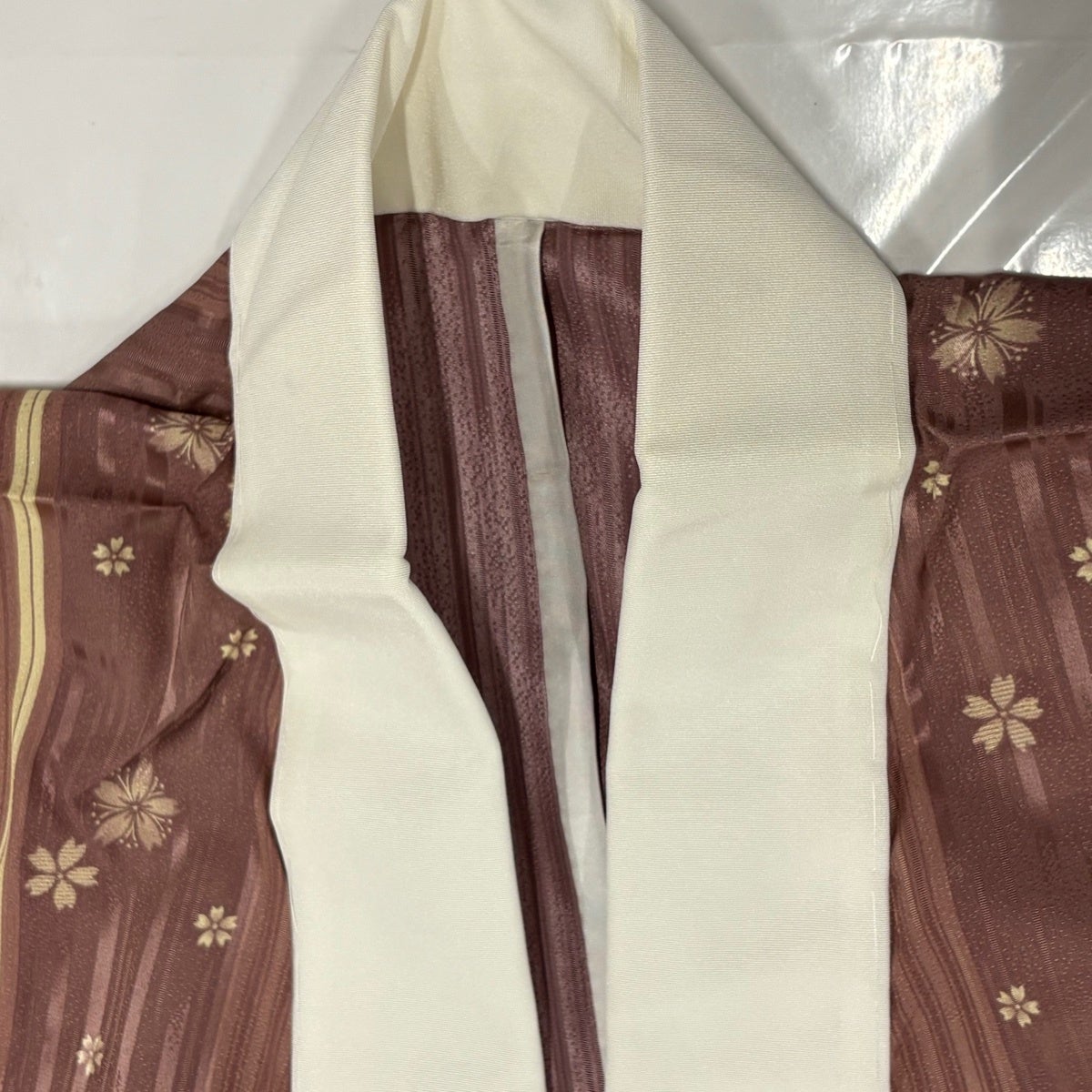 美品】 長襦袢 身丈124cm 裄丈66.5cm M やまと 桜 縦縞 薄小豆 正絹 秀