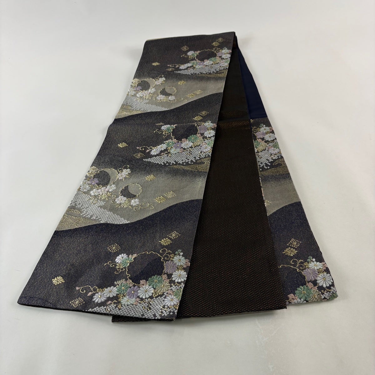 正絹袋帯　金銀糸灰紫　小袖彩雪輪文 美品】 袋帯 秀品 山河雪輪文 菊 金糸 ラメ糸 濃紫 六通 正絹｜中古