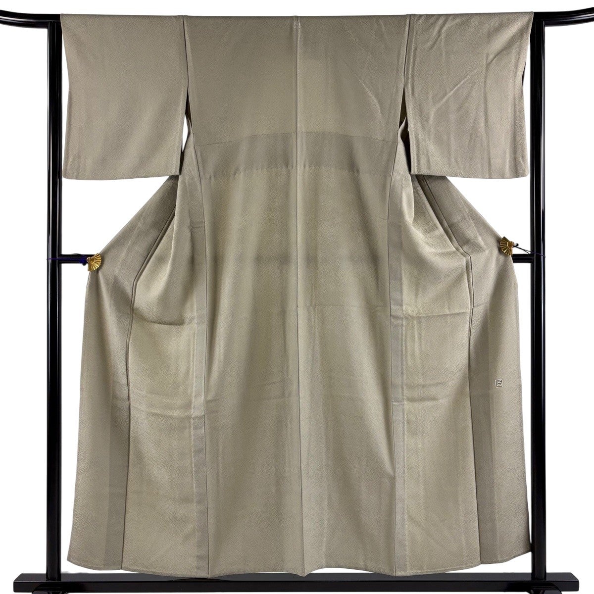美品】 色無地 身丈162cm 裄丈64cm M 単衣 地紋 薄茶色 正絹 優品 一つ