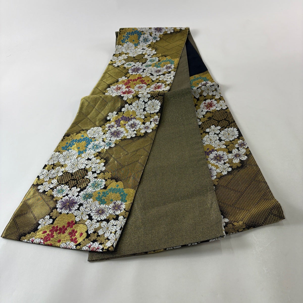 袋帯 秀品 桜 桧垣文 箔 金色 六通 正絹｜中古・古着・リサイクル着物