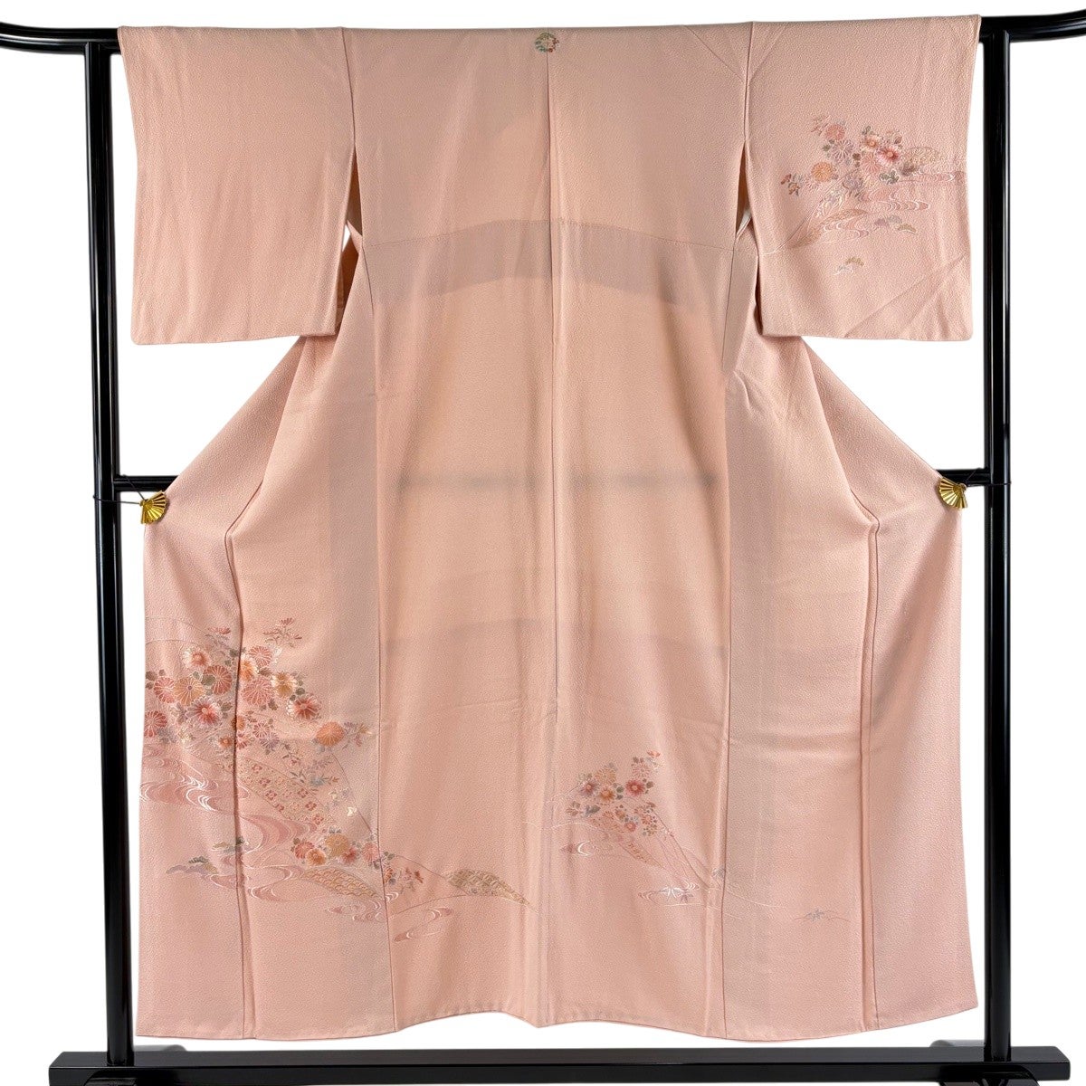 付下げ 身丈151.5cm 裄丈65cm M 袷 菊 流水 蘇州刺繍 縮緬 薄ピンク