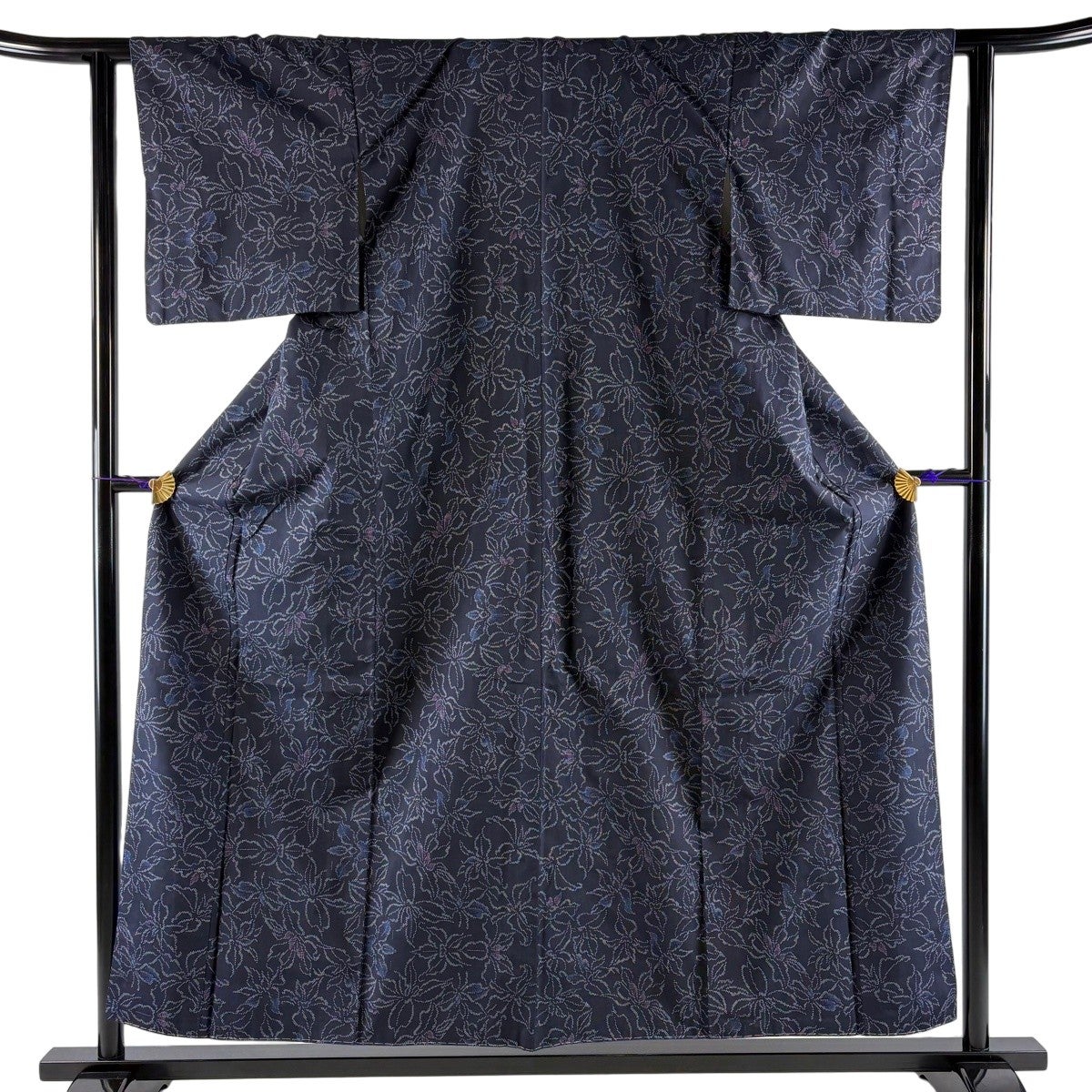 美品】 紬 身丈158.5cm 裄丈62.5cm S 袷 菊 亀甲絣 濃紺 正絹 秀品
