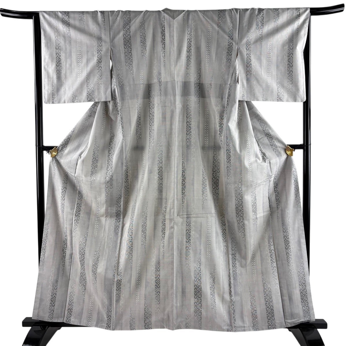 紬 身丈162cm 裄丈65.5cm M 単衣 格子 灰色 正絹 逸品｜中古・古着