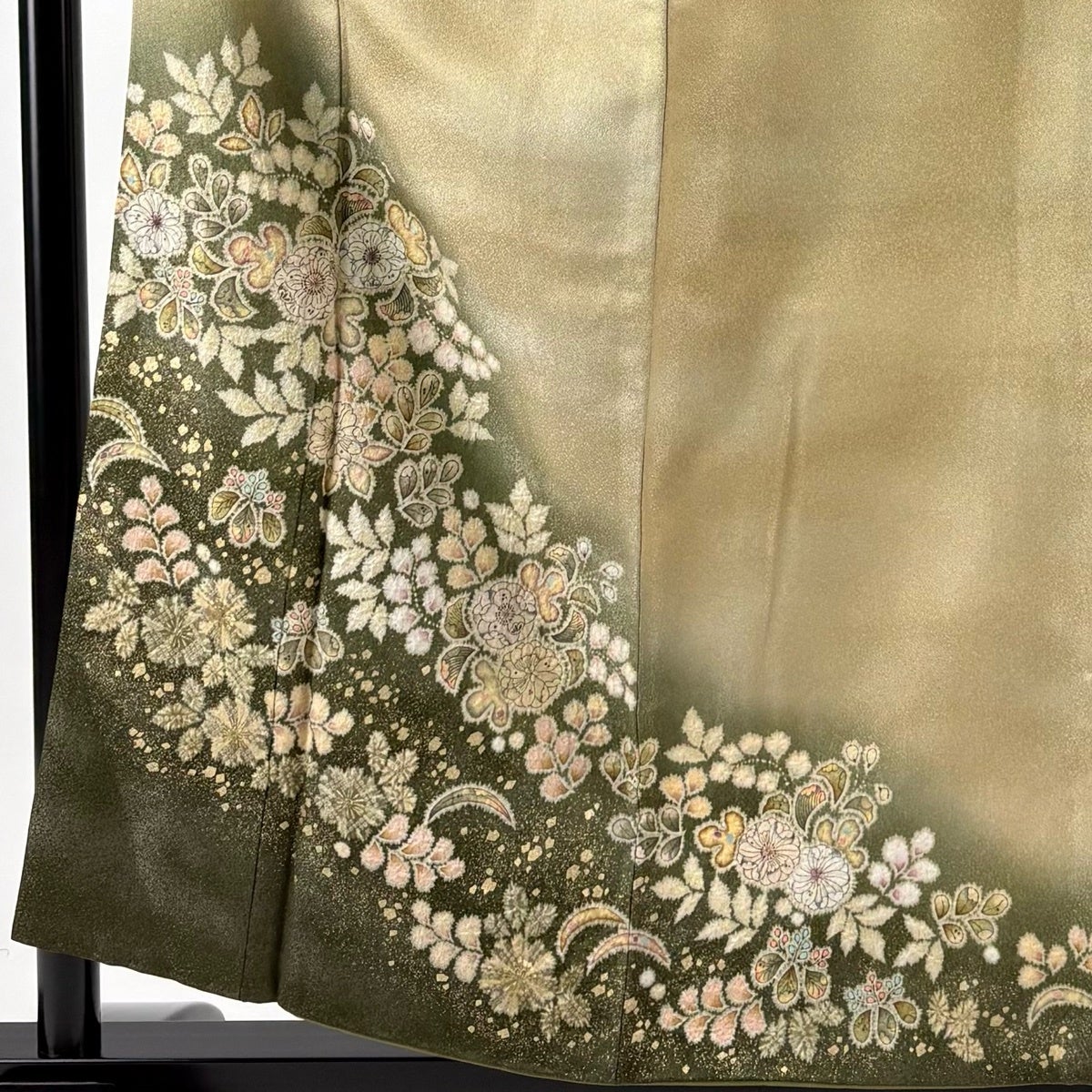 付下げ　袷　正絹　作家物　ベージュ　茶緑花 付下げ 身丈156cm 裄丈65cm M 袷 翠山工房 やまと 落款あり 辻が花 金