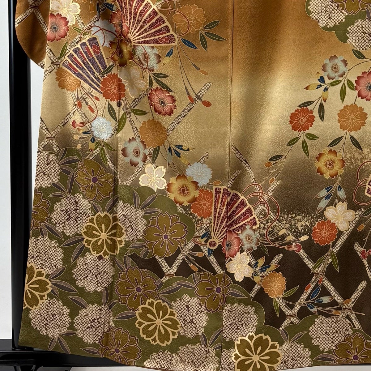 美品】 振袖 身丈159cm 裄丈67cm M 袷 桧扇 桜 金糸 金彩 茶色 正絹 秀
