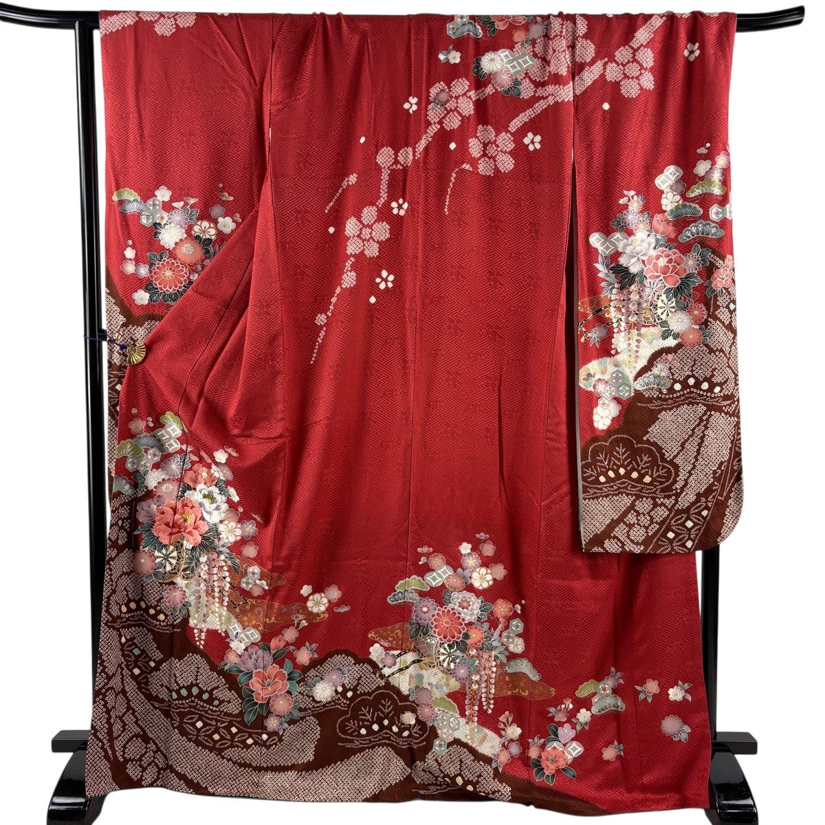 未使用品 振袖 絞り 刺繍 雪輪 綸子地 ブラウン 身丈168.5cm 正絹 振袖 身丈168.5cm 裄丈70cm L 袷 花車 松 絞り 刺繍 赤 正絹 秀品