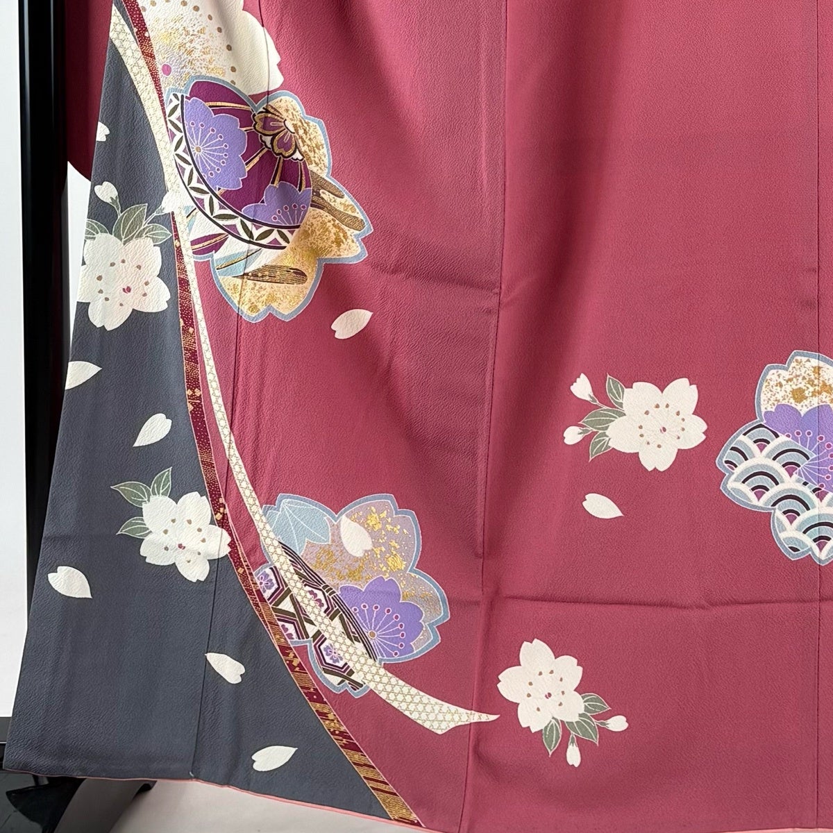 振袖 身丈161.5cm 裄丈67.5cm L 袷 桜 手鞠 金彩 染め分け ピンク 正絹